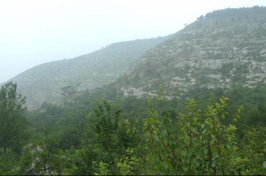 Landscape around Liang Shan mountain / Landschaft in der Nhe des Liang Shan Berges